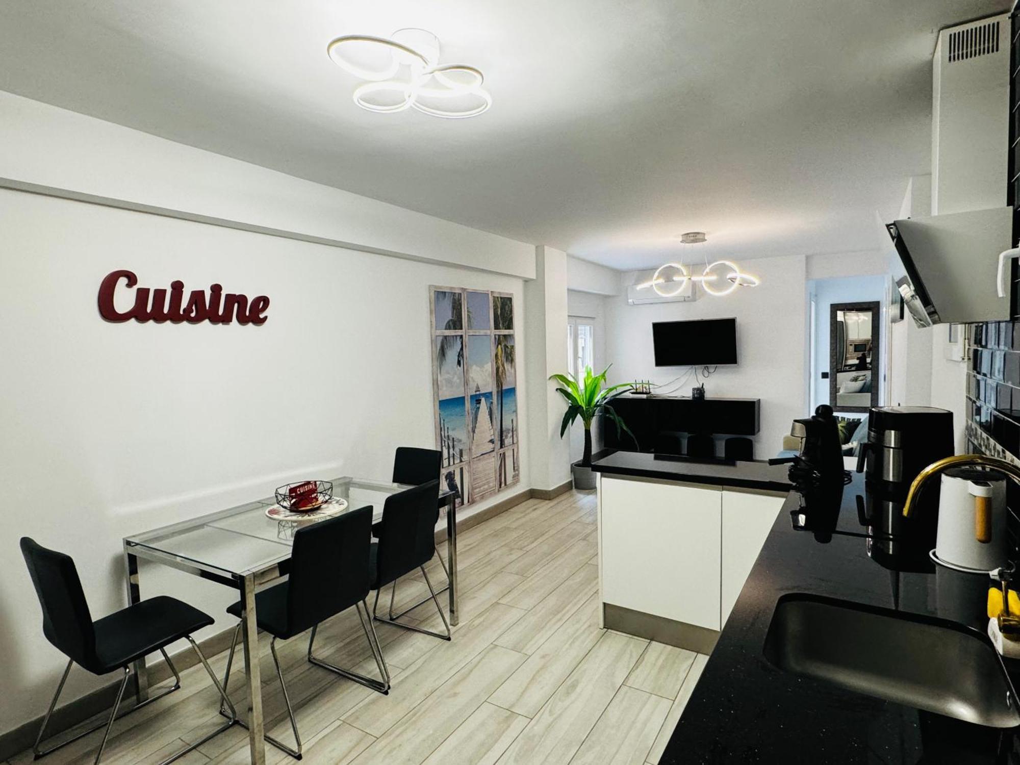 Apartamento Fabrynne Beach Малага Екстер'єр фото